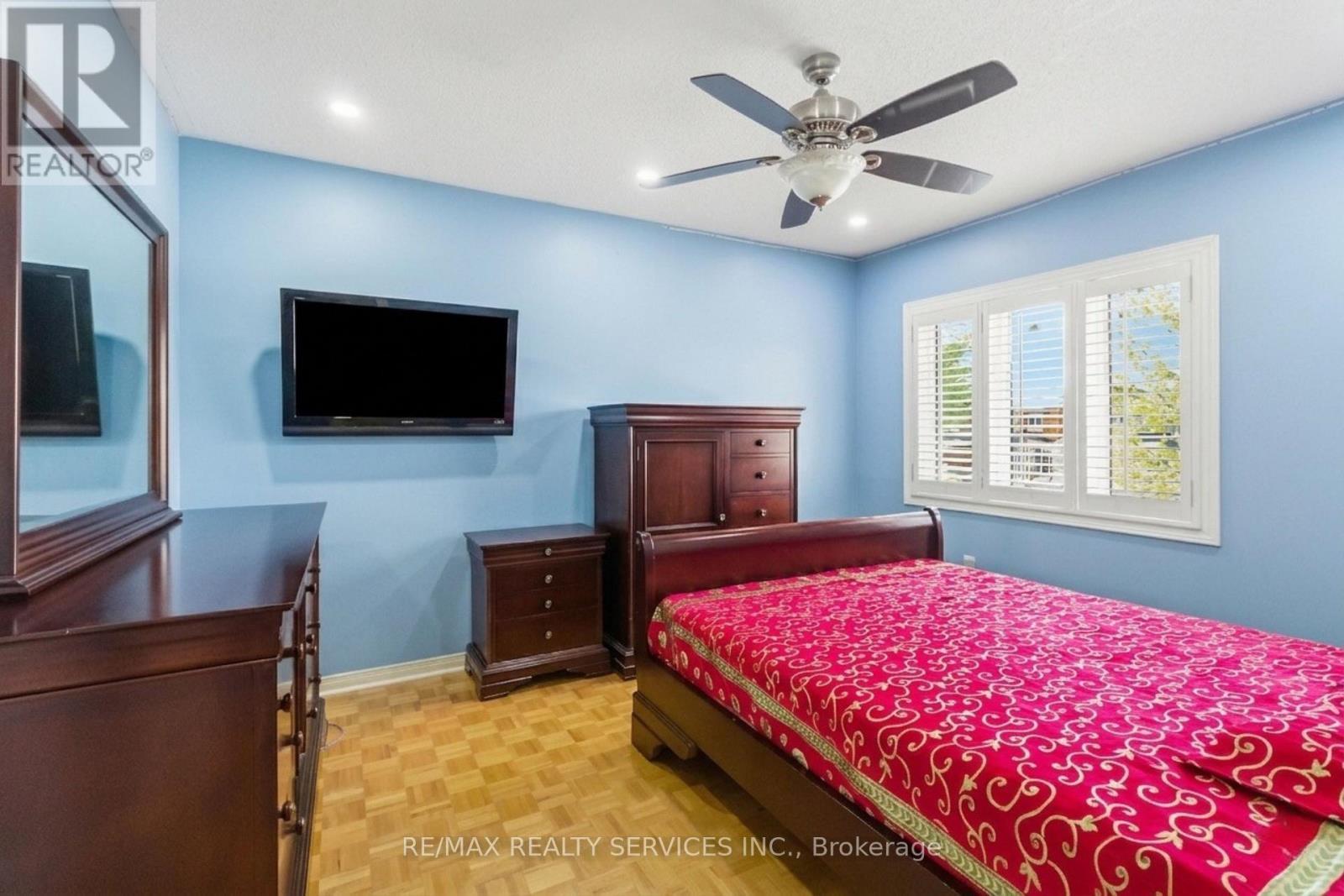 8 Pacific Wind Crescent, Brampton, ON - Indoor Photo Showing Bedroom