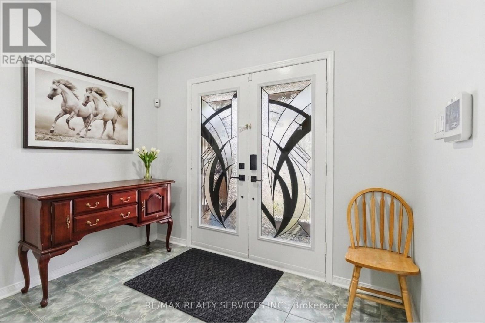 8 Pacific Wind Crescent, Brampton, ON - Indoor Photo Showing Other Room