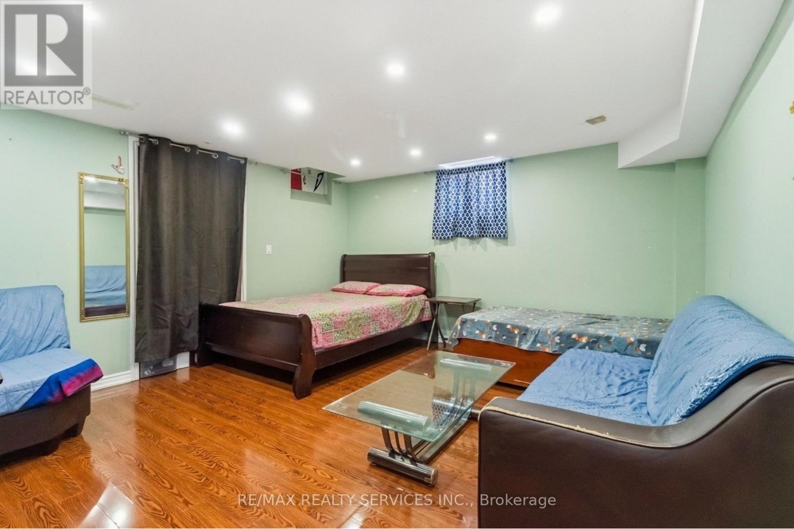 8 Pacific Wind Crescent, Brampton, ON - Indoor