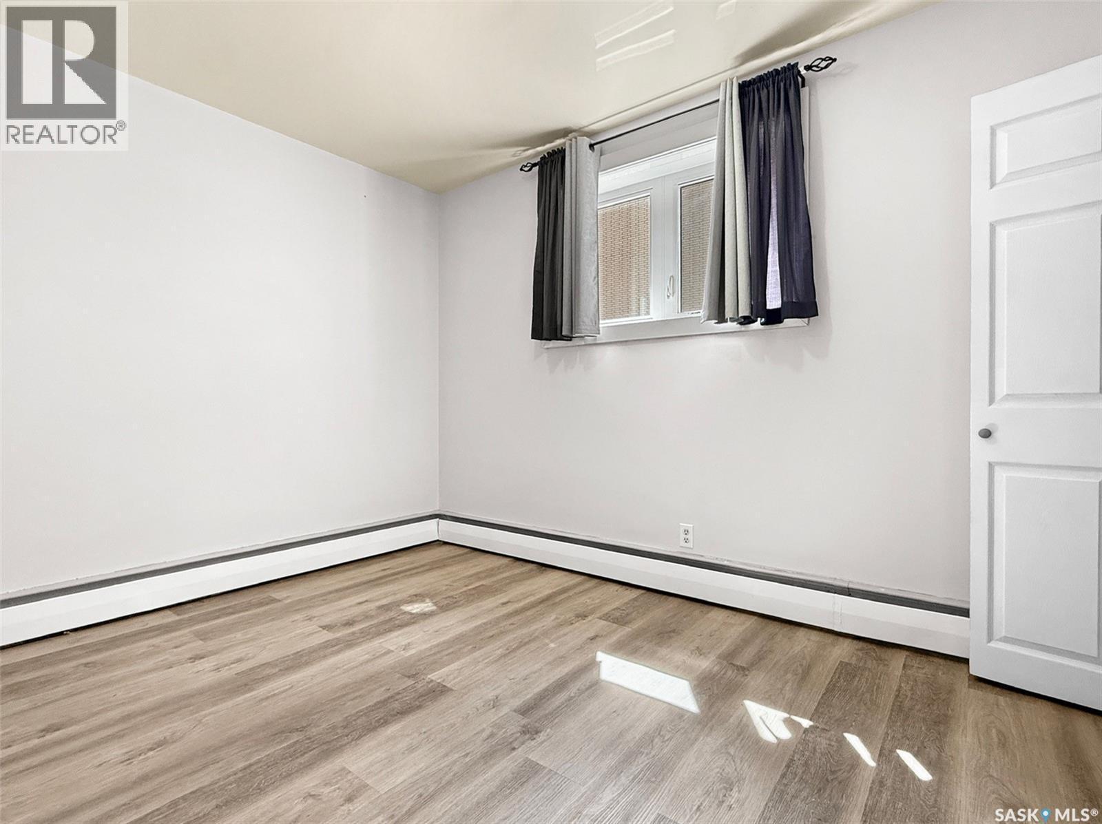 373 2Nd Avenue Se, Swift Current, SK - Indoor Photo Showing Other Room