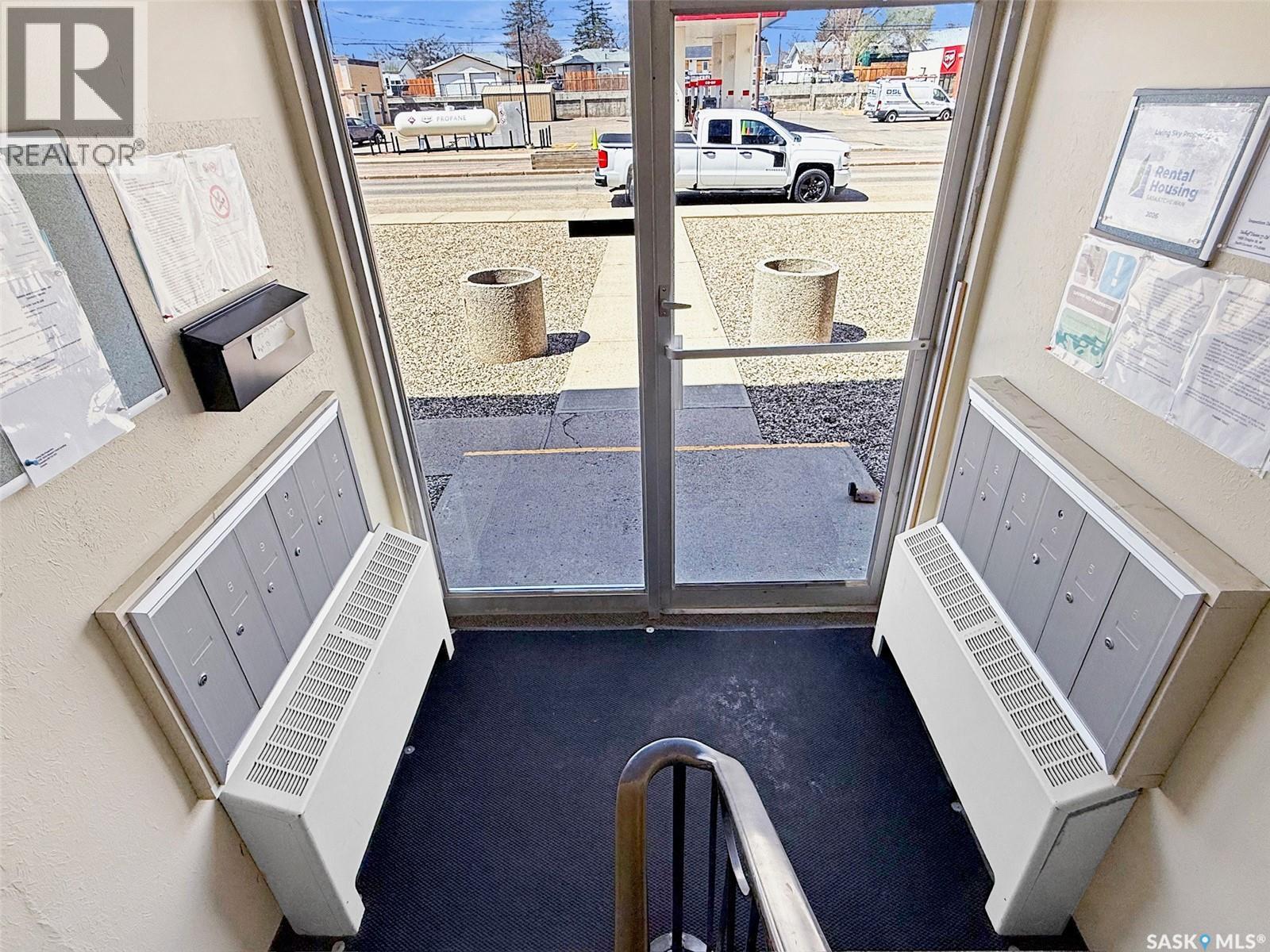 373 2Nd Avenue Se, Swift Current, SK - Indoor Photo Showing Other Room