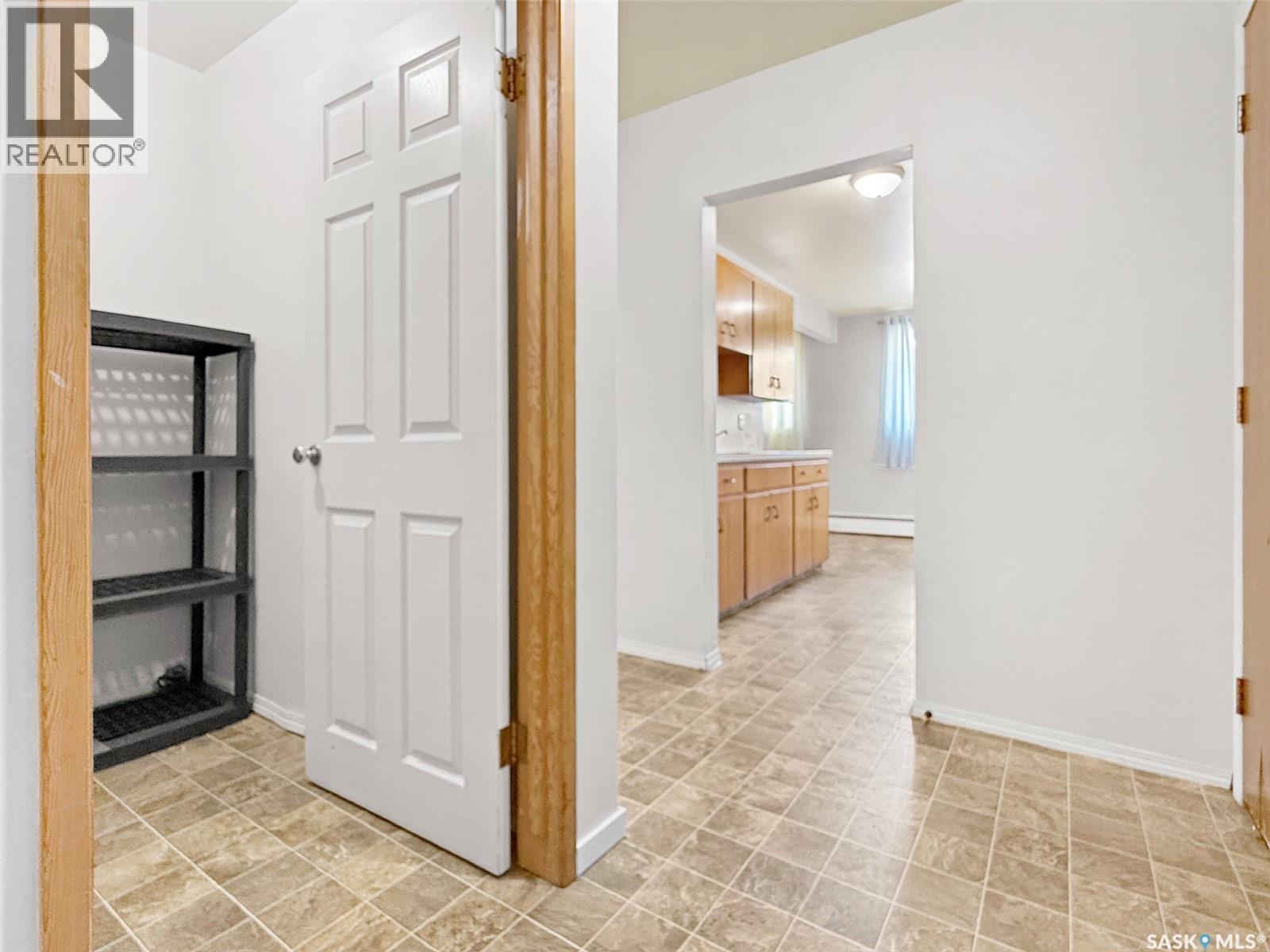 373 2Nd Avenue Se, Swift Current, SK - Indoor Photo Showing Other Room