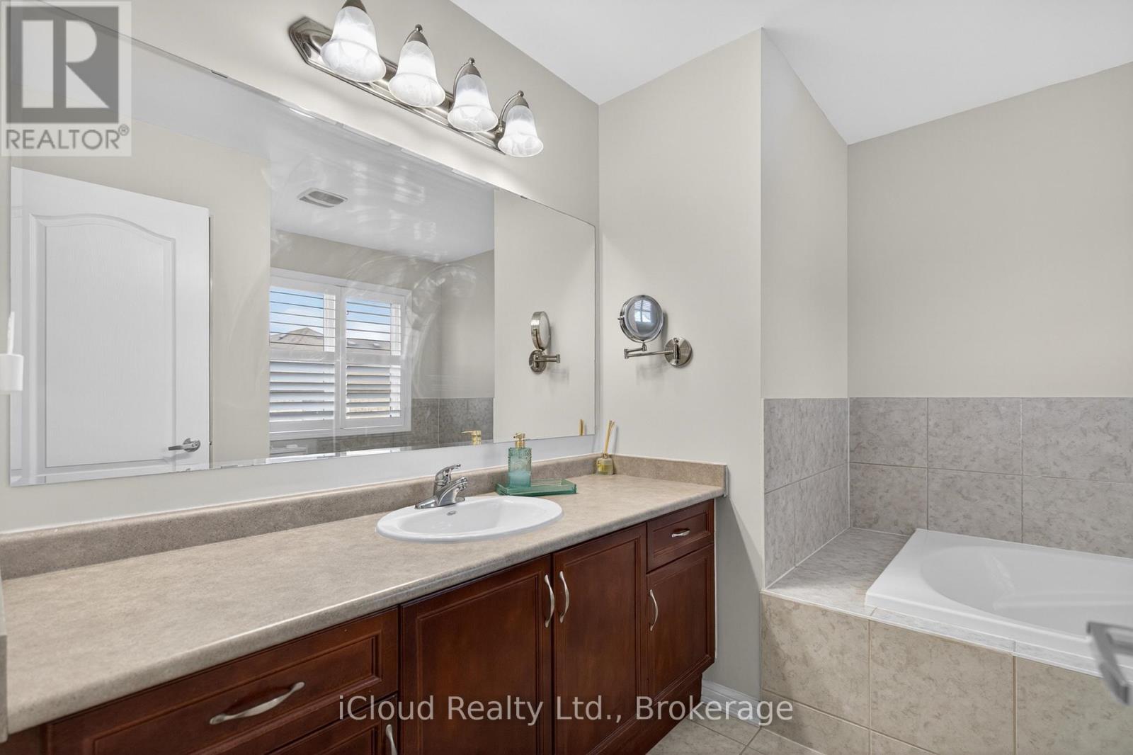 676 Speyer Circle, Milton, ON