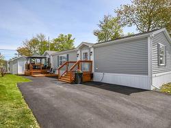 28 Third Street Lucasville, NS B4B 1P9