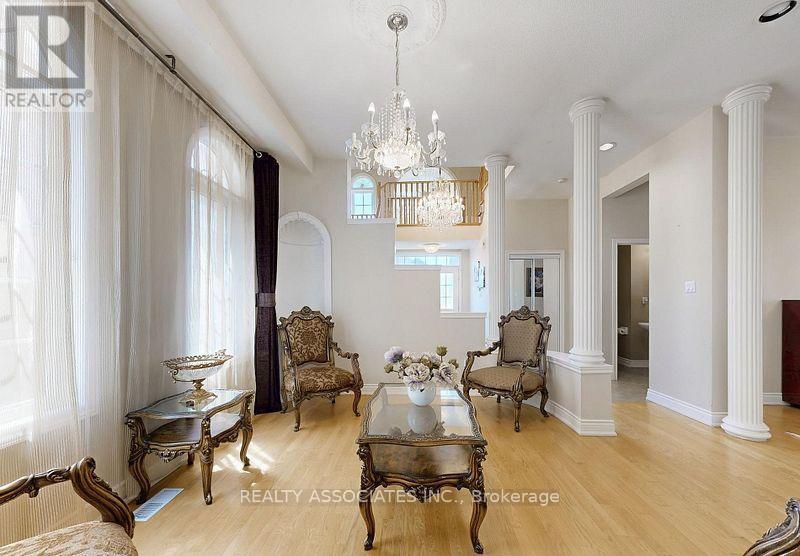 2 Lord Nelson Court, Richmond Hill, ON - Indoor
