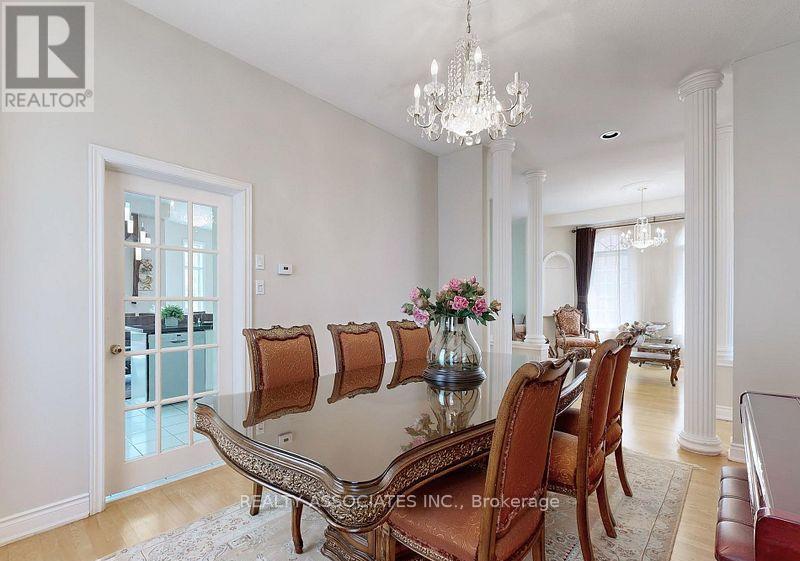2 Lord Nelson Court, Richmond Hill, ON - Indoor Photo Showing Dining Room
