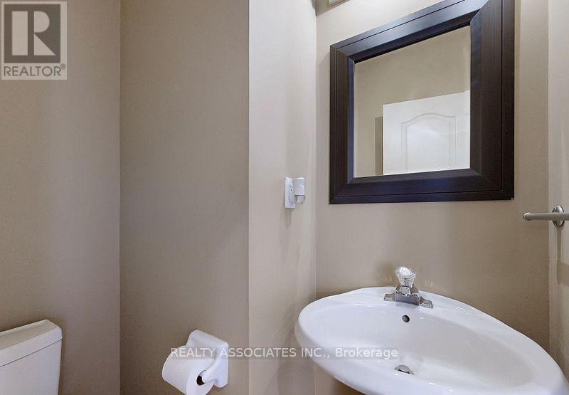 2 Lord Nelson Court, Richmond Hill, ON - Indoor Photo Showing Bathroom