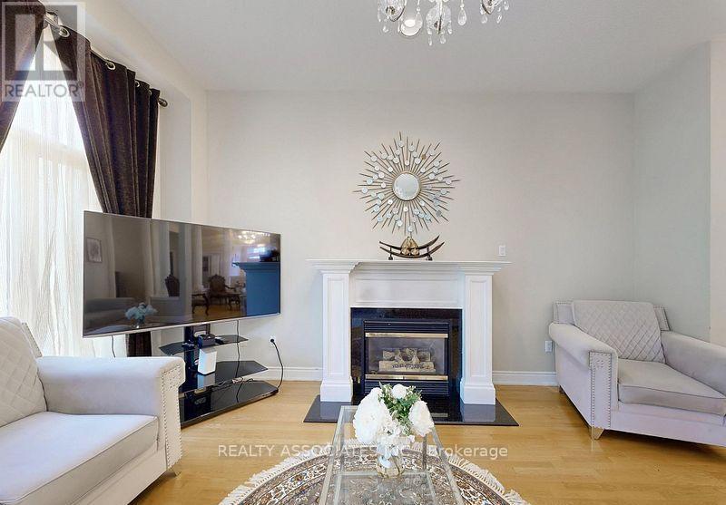 2 Lord Nelson Court, Richmond Hill, ON - Indoor Photo Showing Living Room With Fireplace