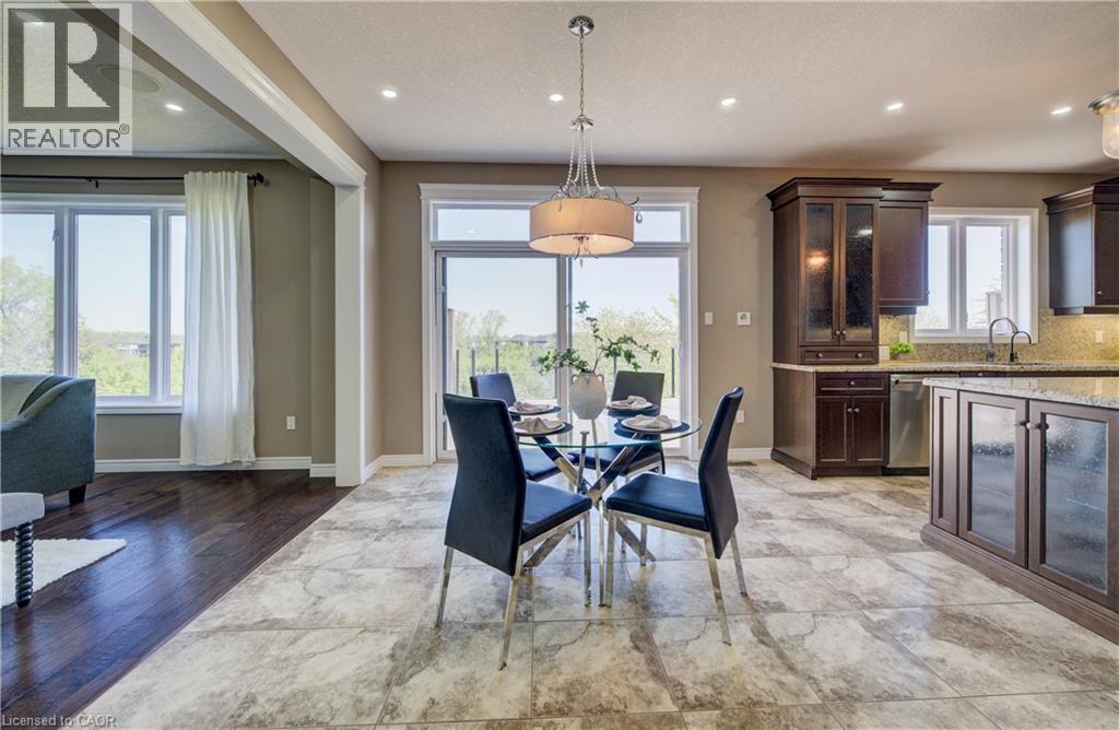 264 Evens Pond Crescent, Kitchener, ON - Indoor Photo Showing Dining Room