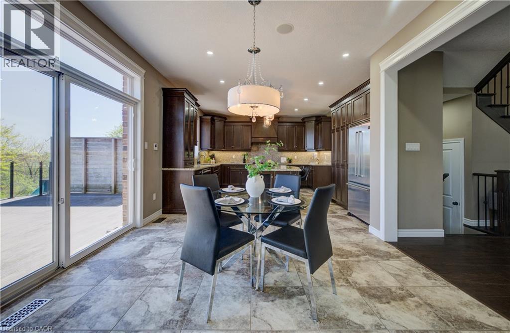 264 Evens Pond Crescent, Kitchener, ON - Indoor Photo Showing Dining Room