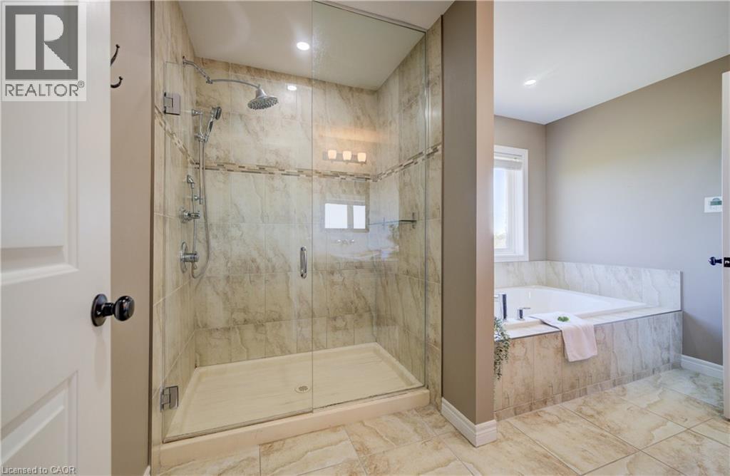 264 Evens Pond Crescent, Kitchener, ON - Indoor Photo Showing Bathroom