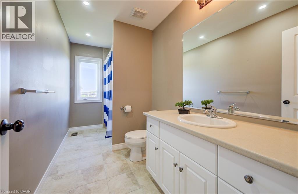 264 Evens Pond Crescent, Kitchener, ON - Indoor Photo Showing Bathroom