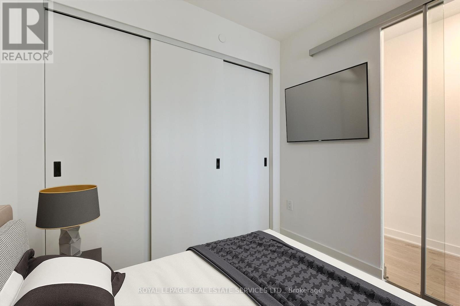 #523 - 36 Zorra Street, Toronto, ON - Indoor Photo Showing Bedroom