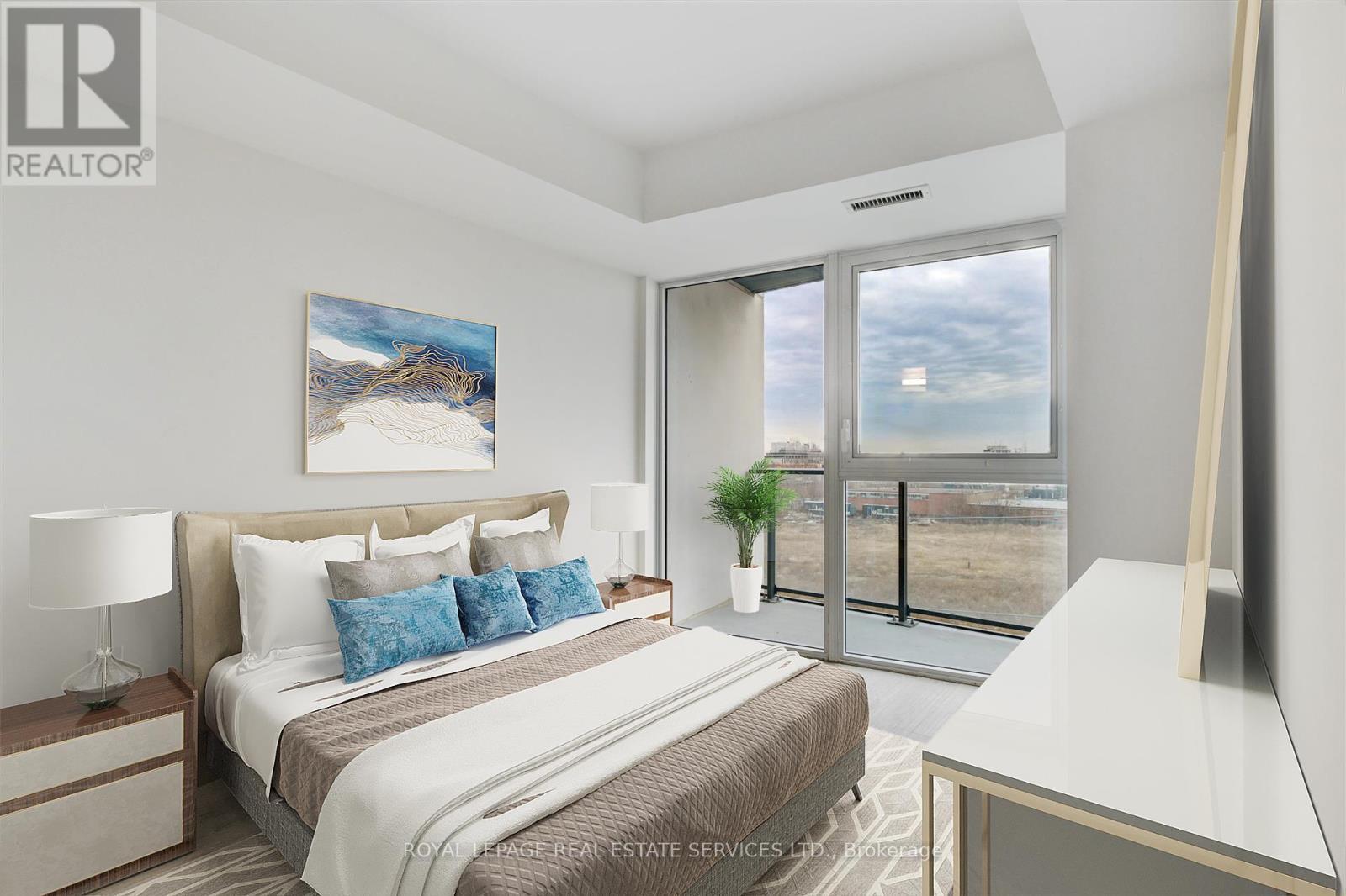 #523 - 36 Zorra Street, Toronto, ON - Indoor Photo Showing Bedroom