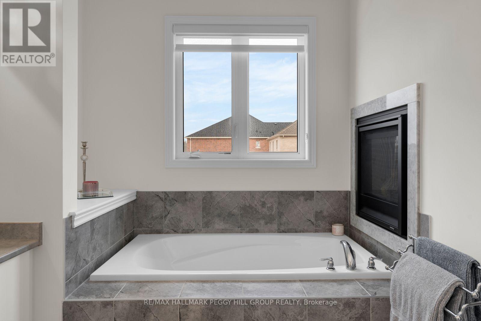 113 Rugman Crescent, Springwater, ON - Indoor Photo Showing Bathroom