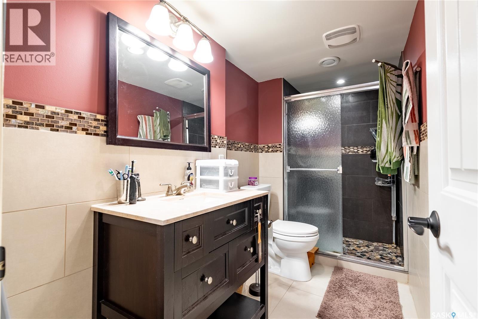 231 Benesh Crescent, Saskatoon, SK - Indoor Photo Showing Bathroom
