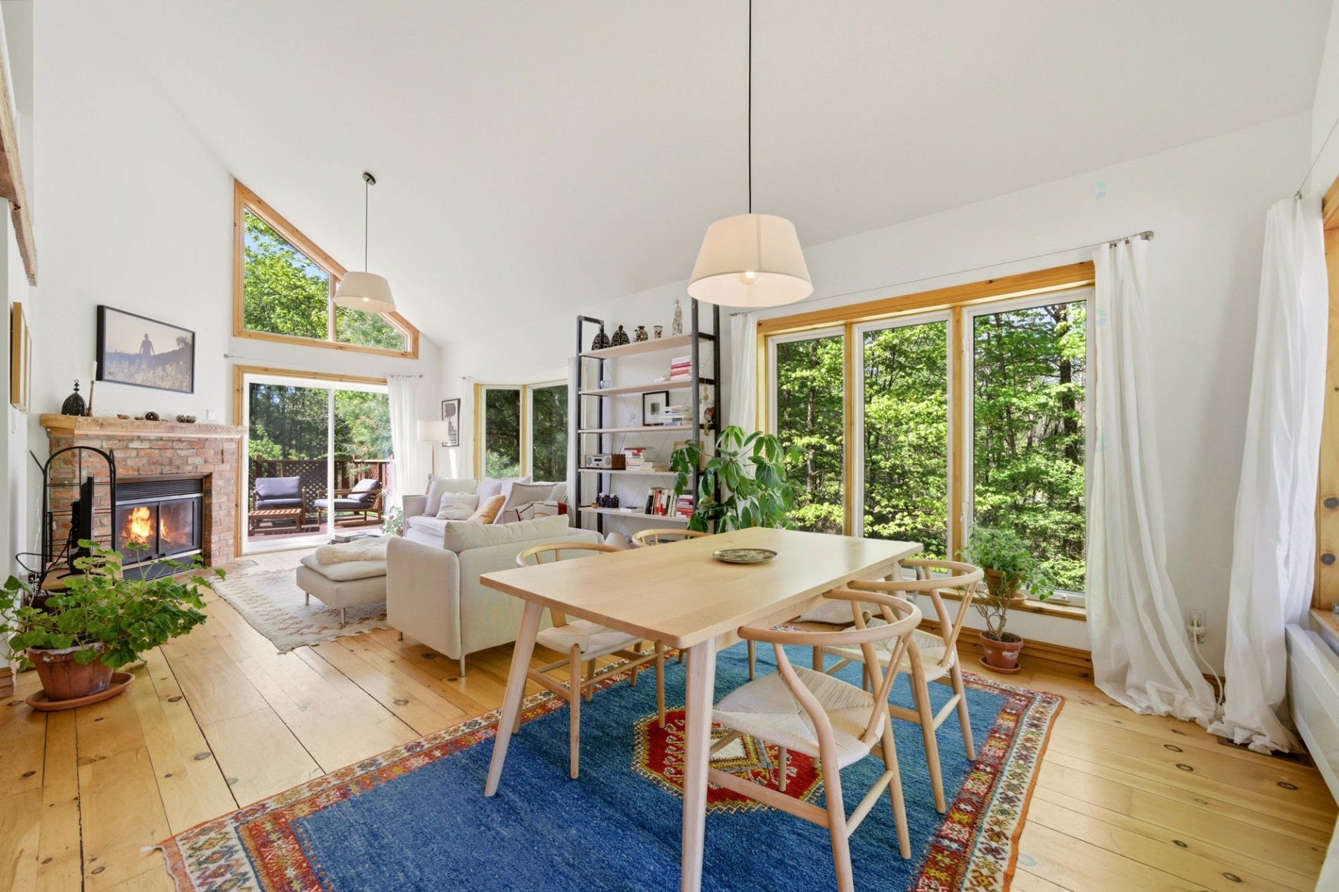 Dining Room - 250 Ch. Judd, Sutton, QC - Indoor With Fireplace
