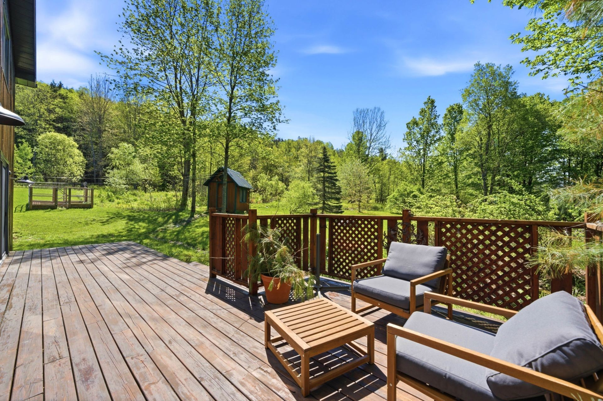 Patio - 250 Ch. Judd, Sutton, QC - Outdoor With Deck Patio Veranda