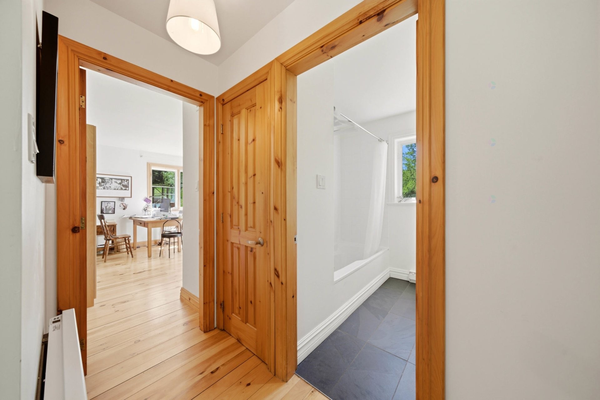 Passageway - 250 Ch. Judd, Sutton, QC - Indoor Photo Showing Other Room