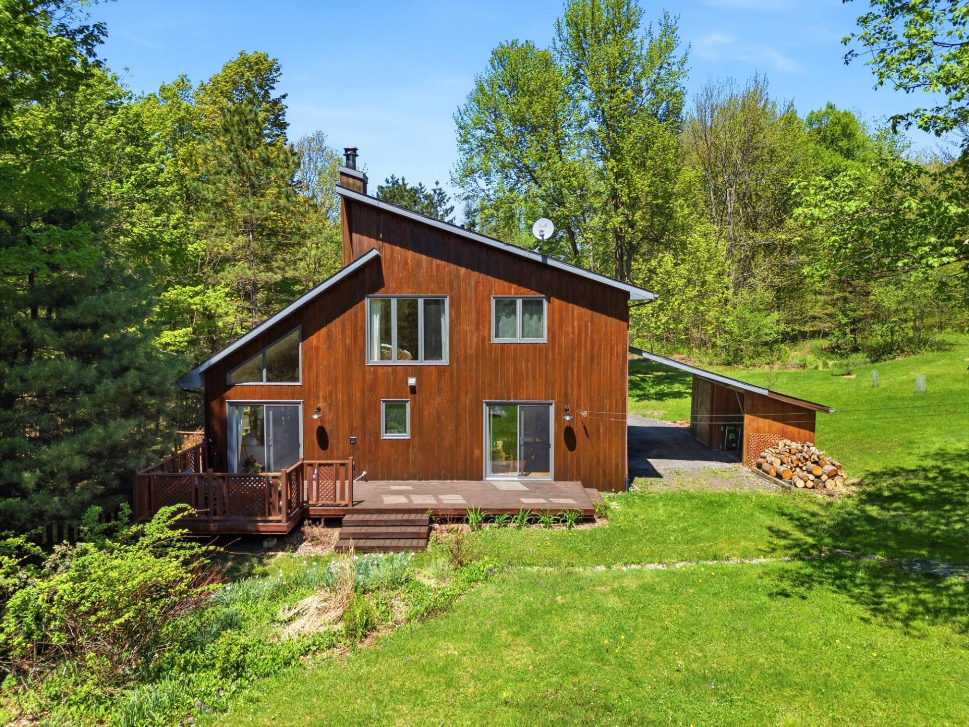 Back of Structure - 250 Ch. Judd, Sutton, QC - Outdoor With Exterior