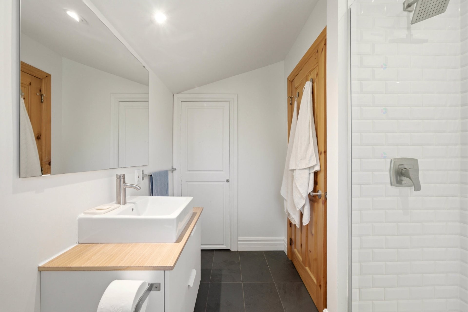 Bathroom - 250 Ch. Judd, Sutton, QC - Indoor Photo Showing Bathroom