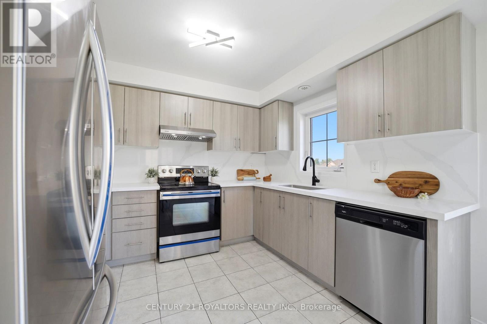 2448 Bromus Path, Oshawa, ON - Indoor Photo Showing Kitchen