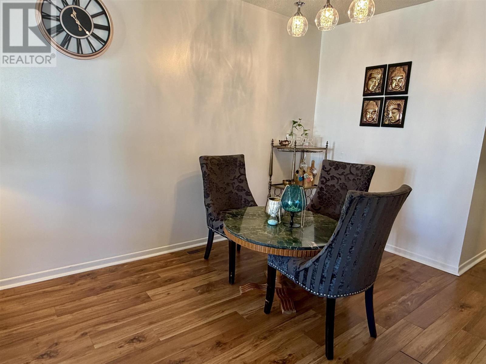 56 Farrell Cres, Elliot Lake, ON - Indoor Photo Showing Dining Room