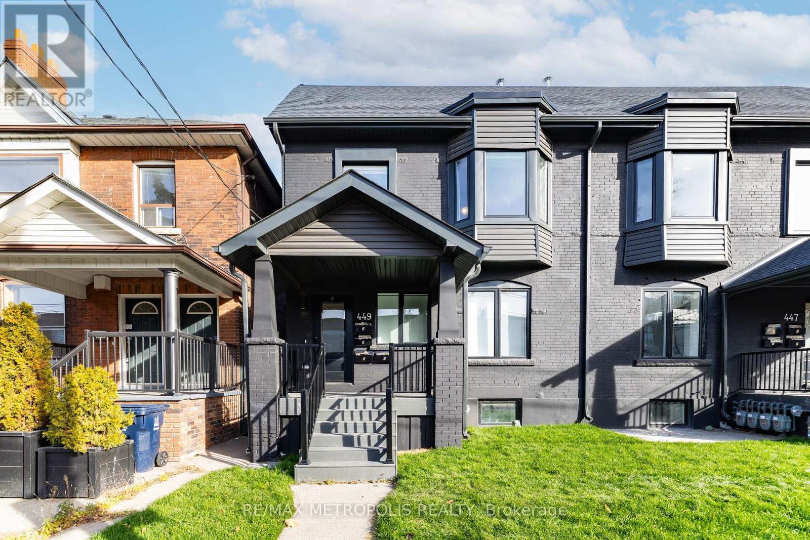 Main Entrance - 449 Lansdowne Avenue, Toronto, ON - Outdoor With Facade