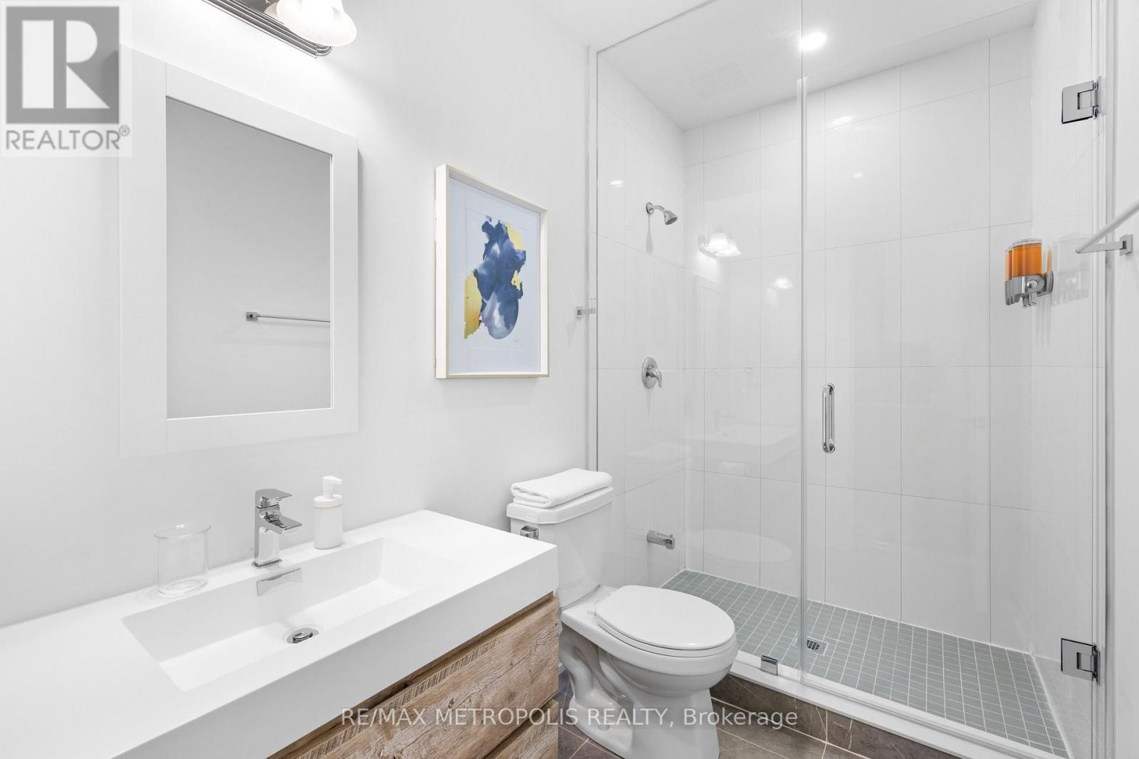 Unit B - 449 Lansdowne Avenue, Toronto, ON - Indoor Photo Showing Bathroom