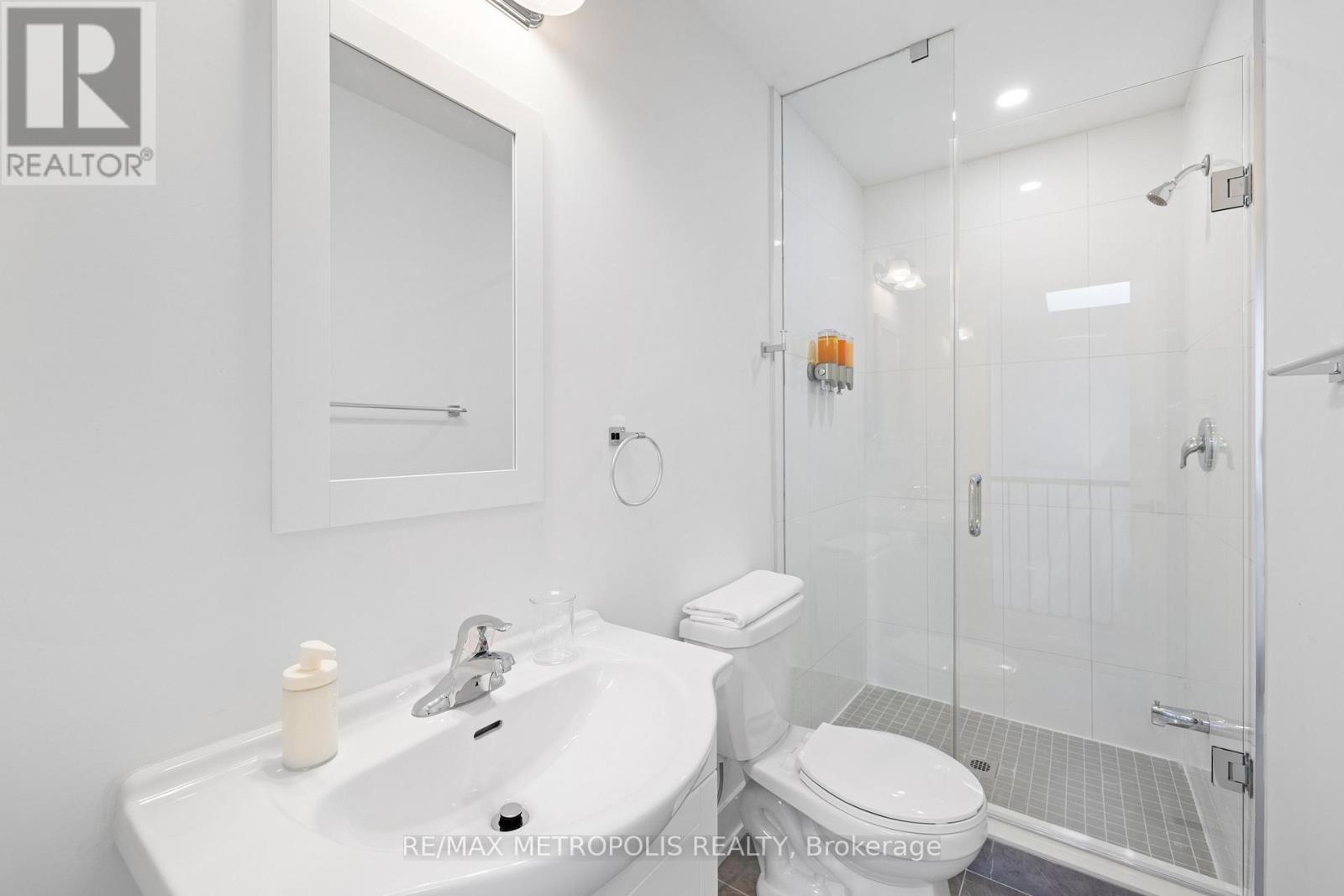 Unit D - 449 Lansdowne Avenue, Toronto, ON - Indoor Photo Showing Bathroom