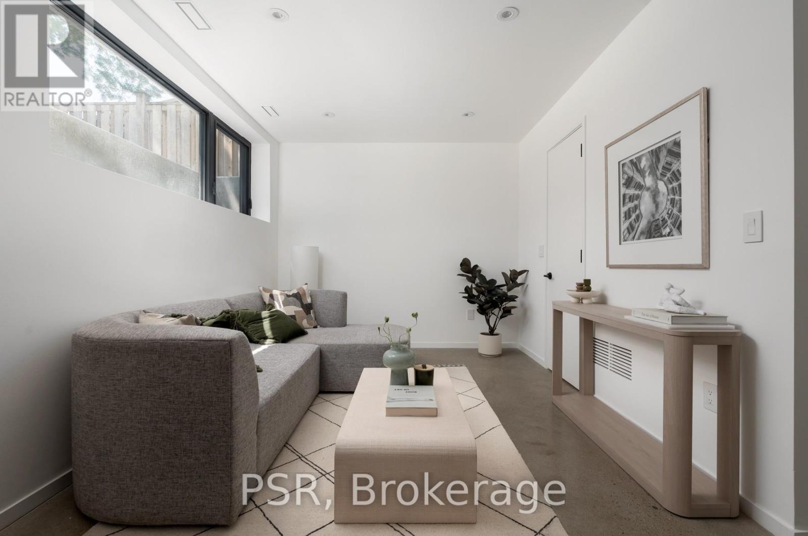 538 Duplex Avenue, Toronto, ON - Indoor