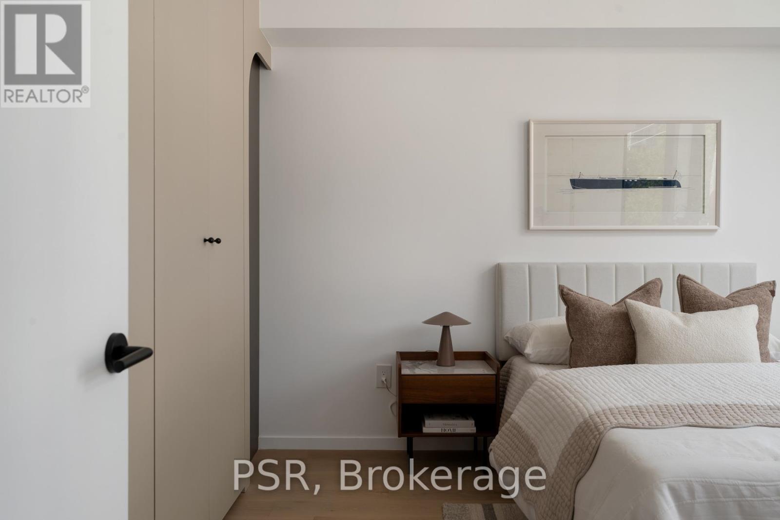 538 Duplex Avenue, Toronto, ON - Indoor Photo Showing Bedroom