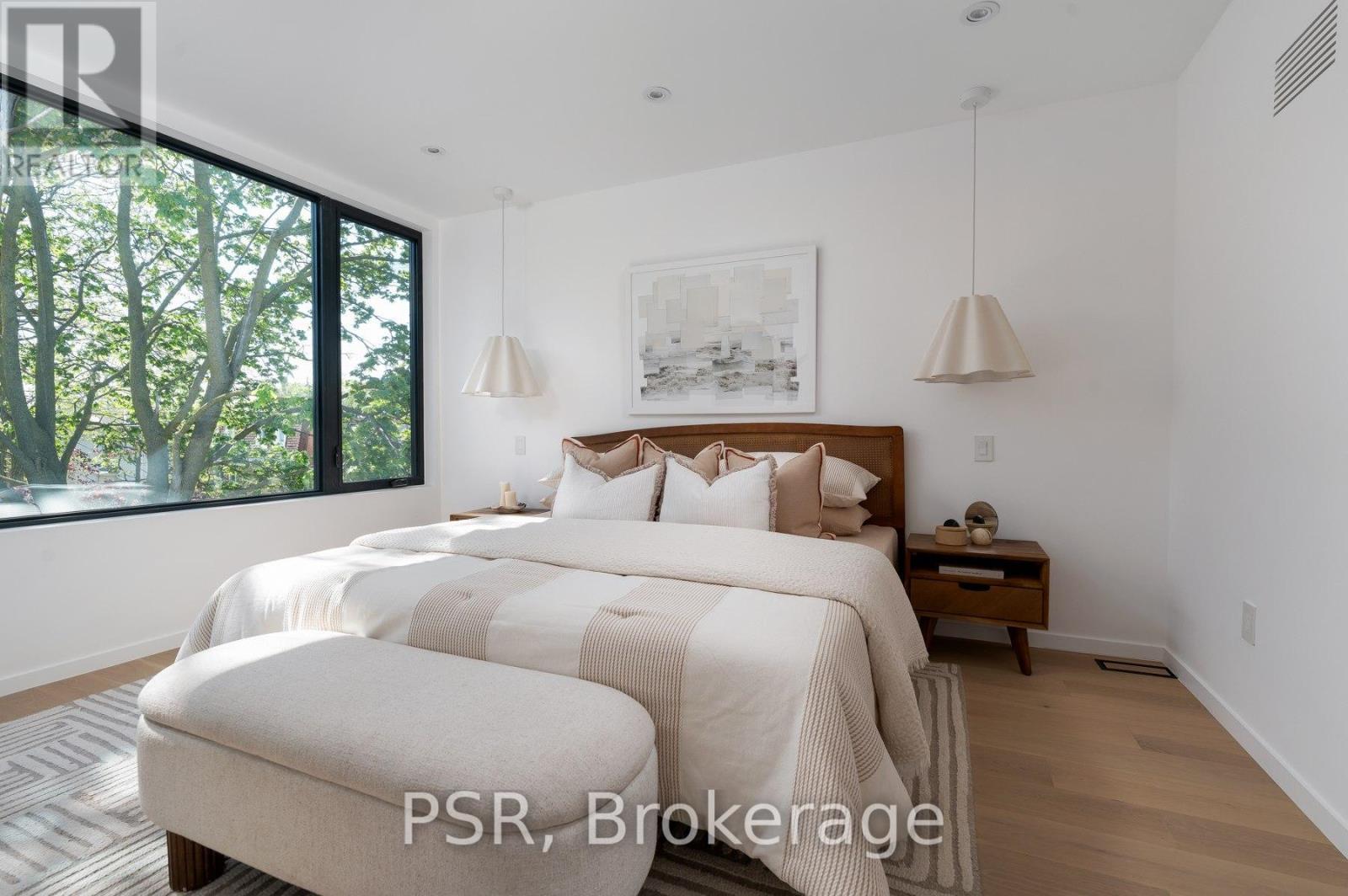 538 Duplex Avenue, Toronto, ON - Indoor Photo Showing Bedroom
