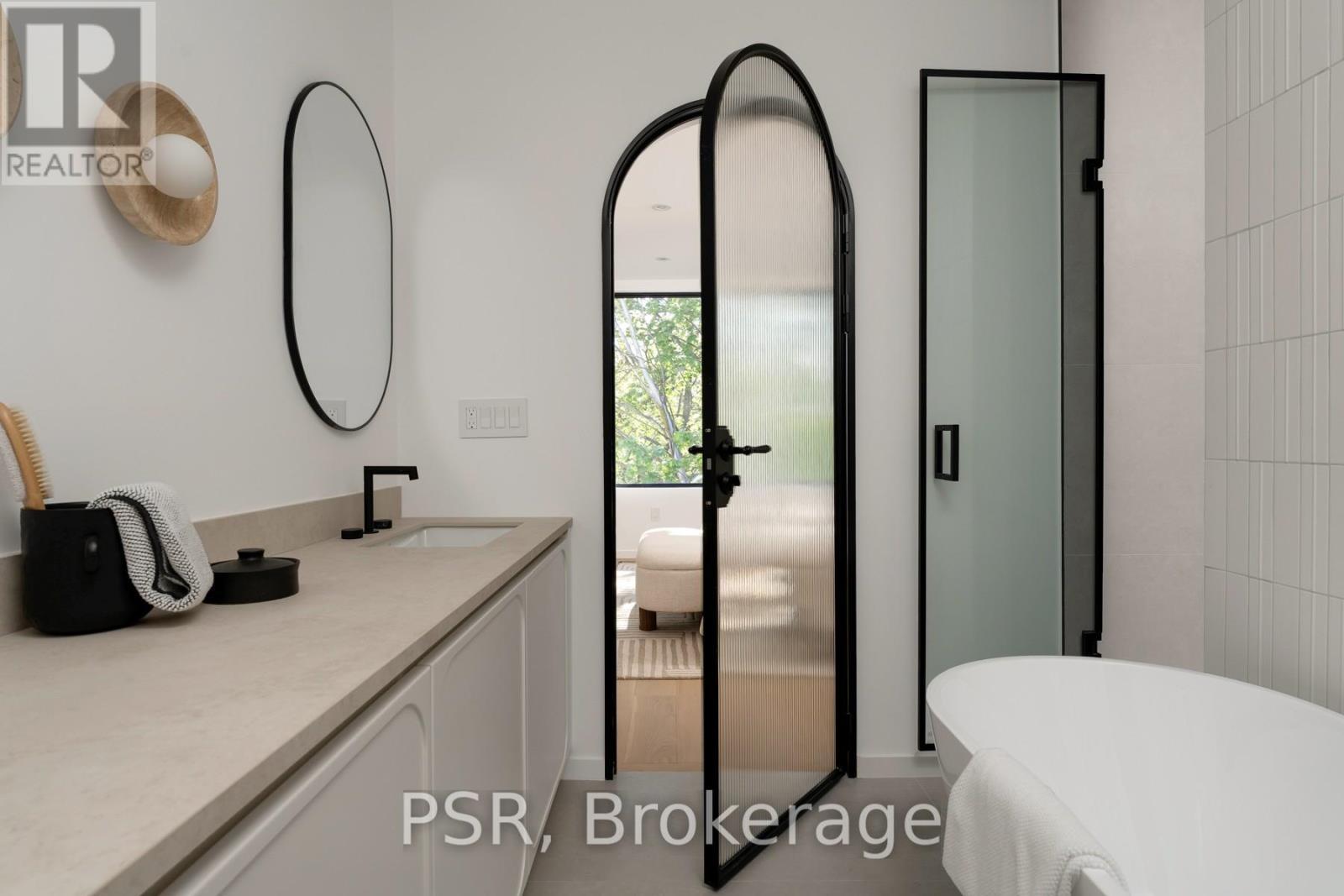 538 Duplex Avenue, Toronto, ON - Indoor