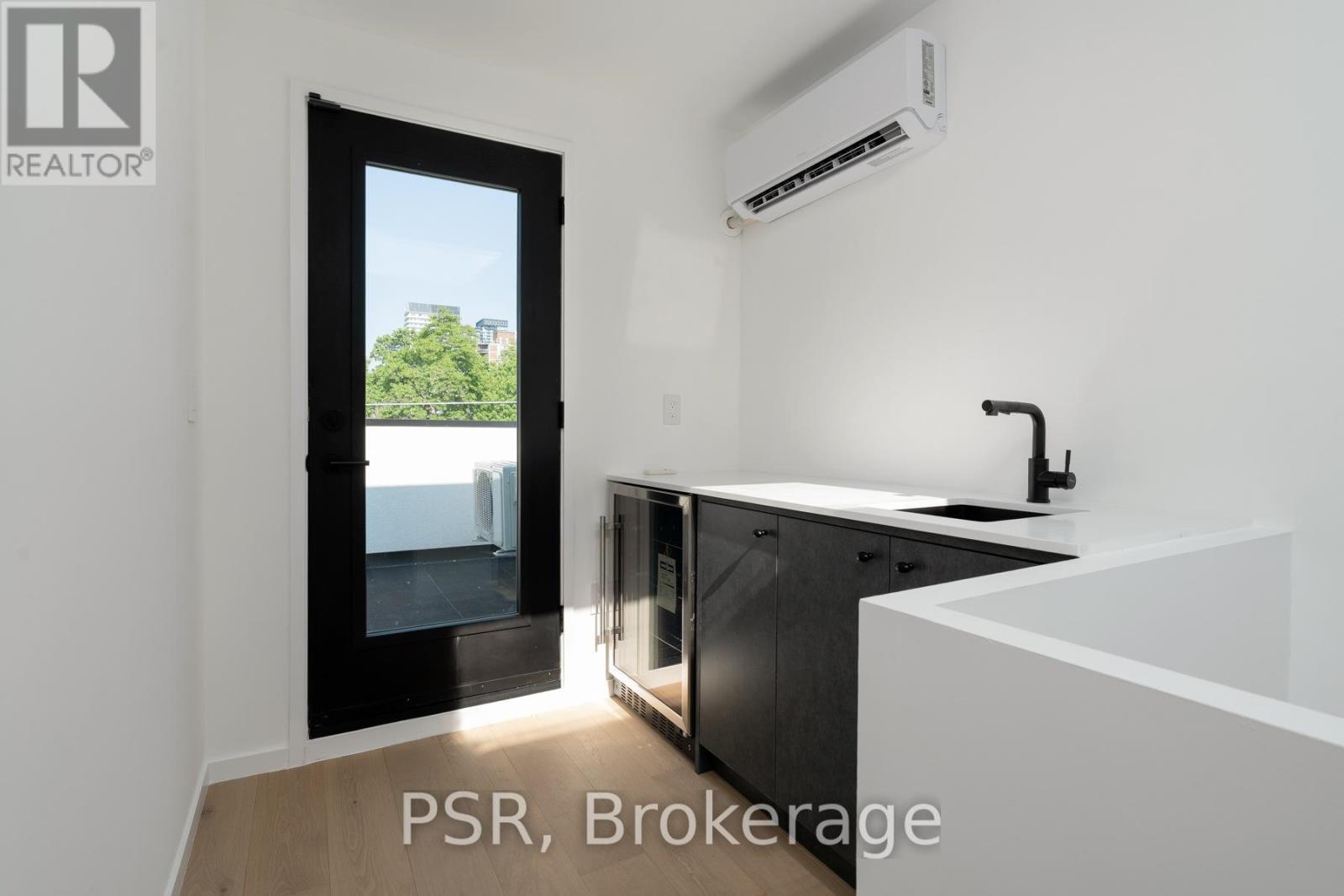 538 Duplex Avenue, Toronto, ON - Indoor