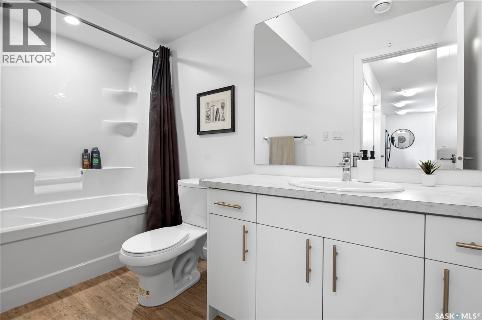4238 Green Olive Way E, Regina, SK - Indoor Photo Showing Bathroom