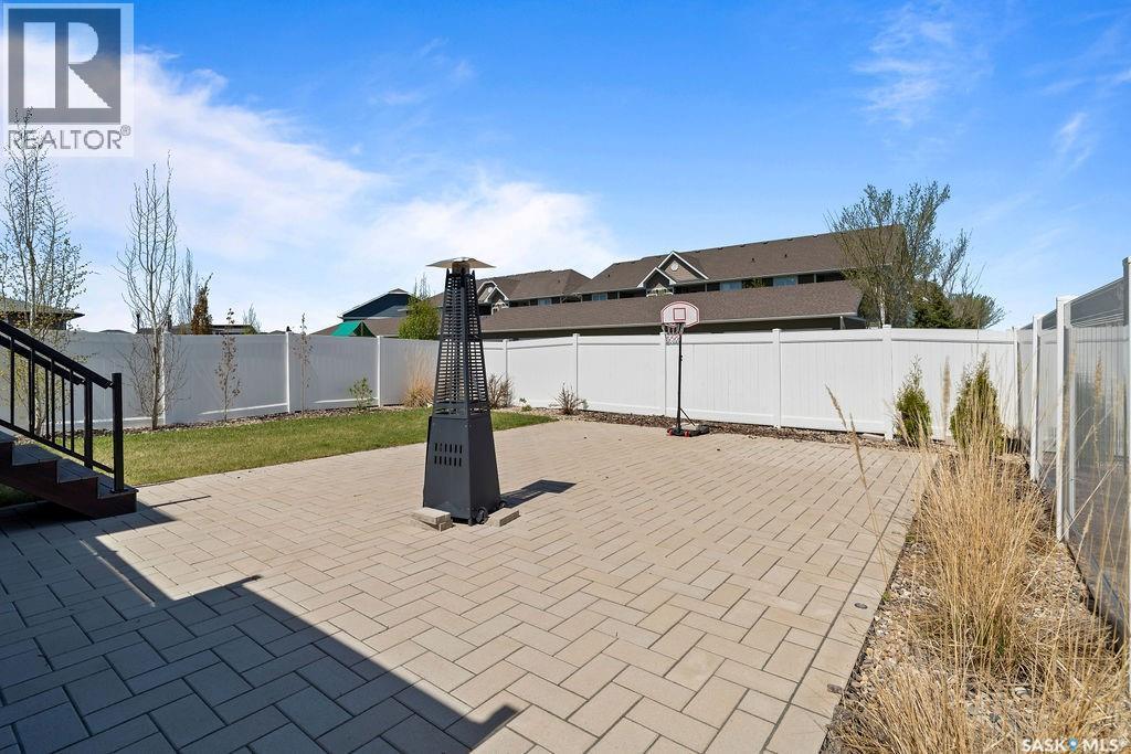 4238 Green Olive Way E, Regina, SK - Outdoor