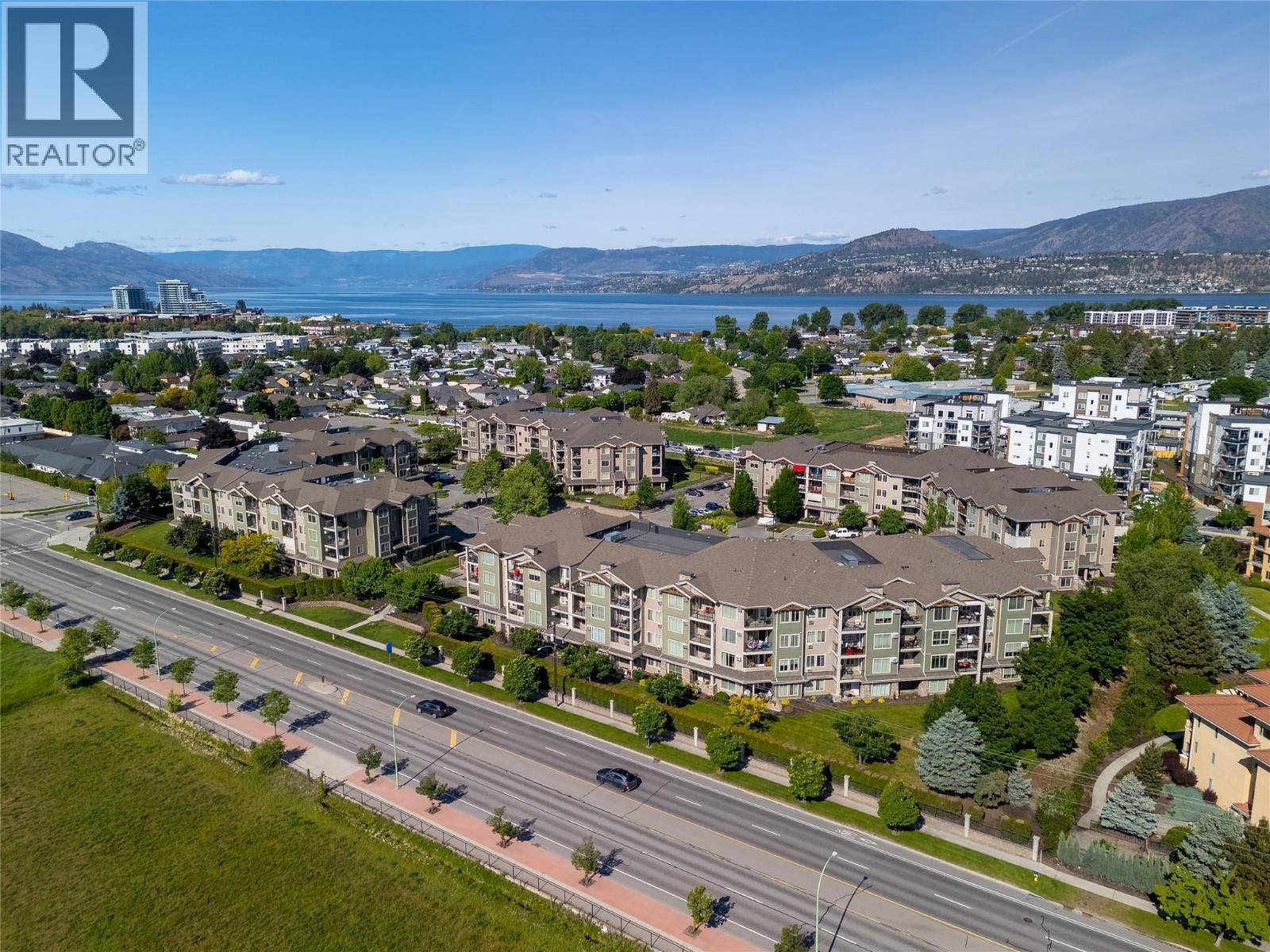 5 Minute walk to the beach - grab your paddle board or kayak - 3735 Casorso Road Unit# 410, Kelowna, BC - Outdoor With View