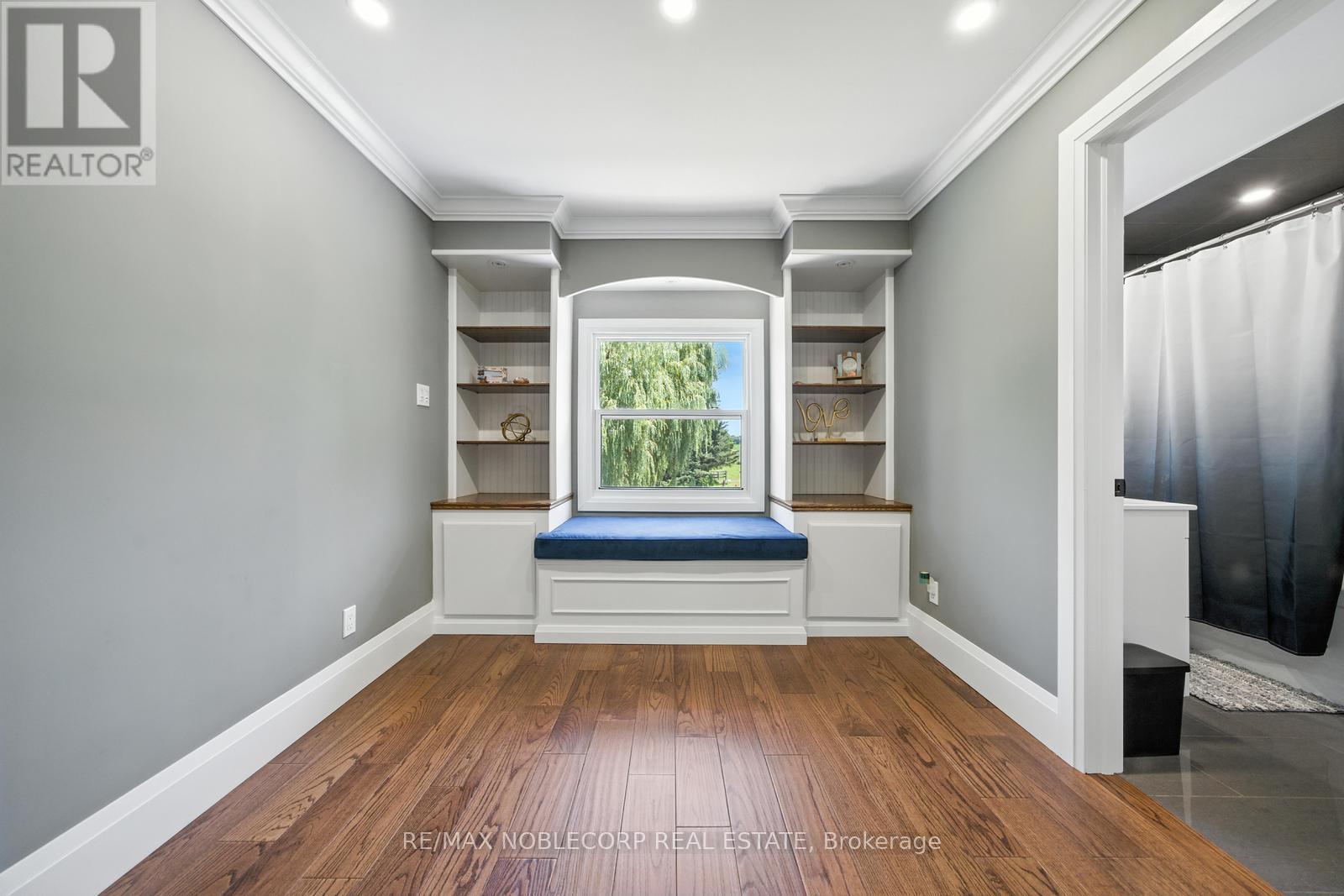 2037 15Th Side Road, New Tecumseth, ON - Indoor Photo Showing Other Room