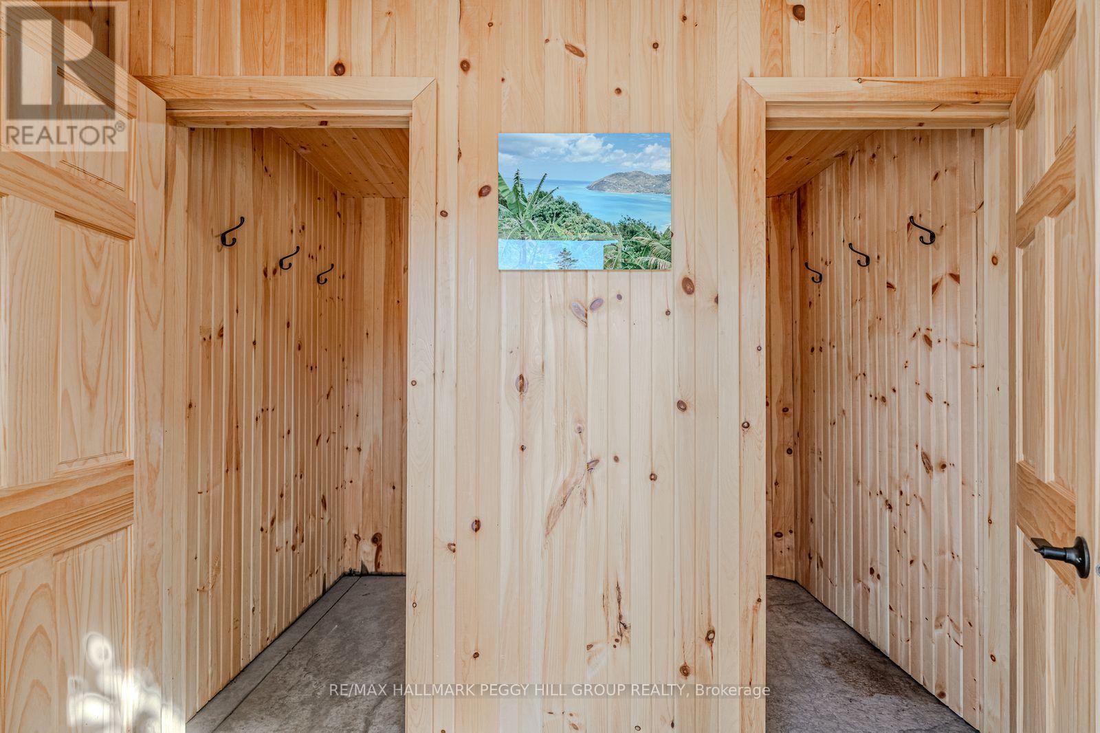 2484 Highway 11 S, Oro-Medonte, ON - Indoor Photo Showing Other Room