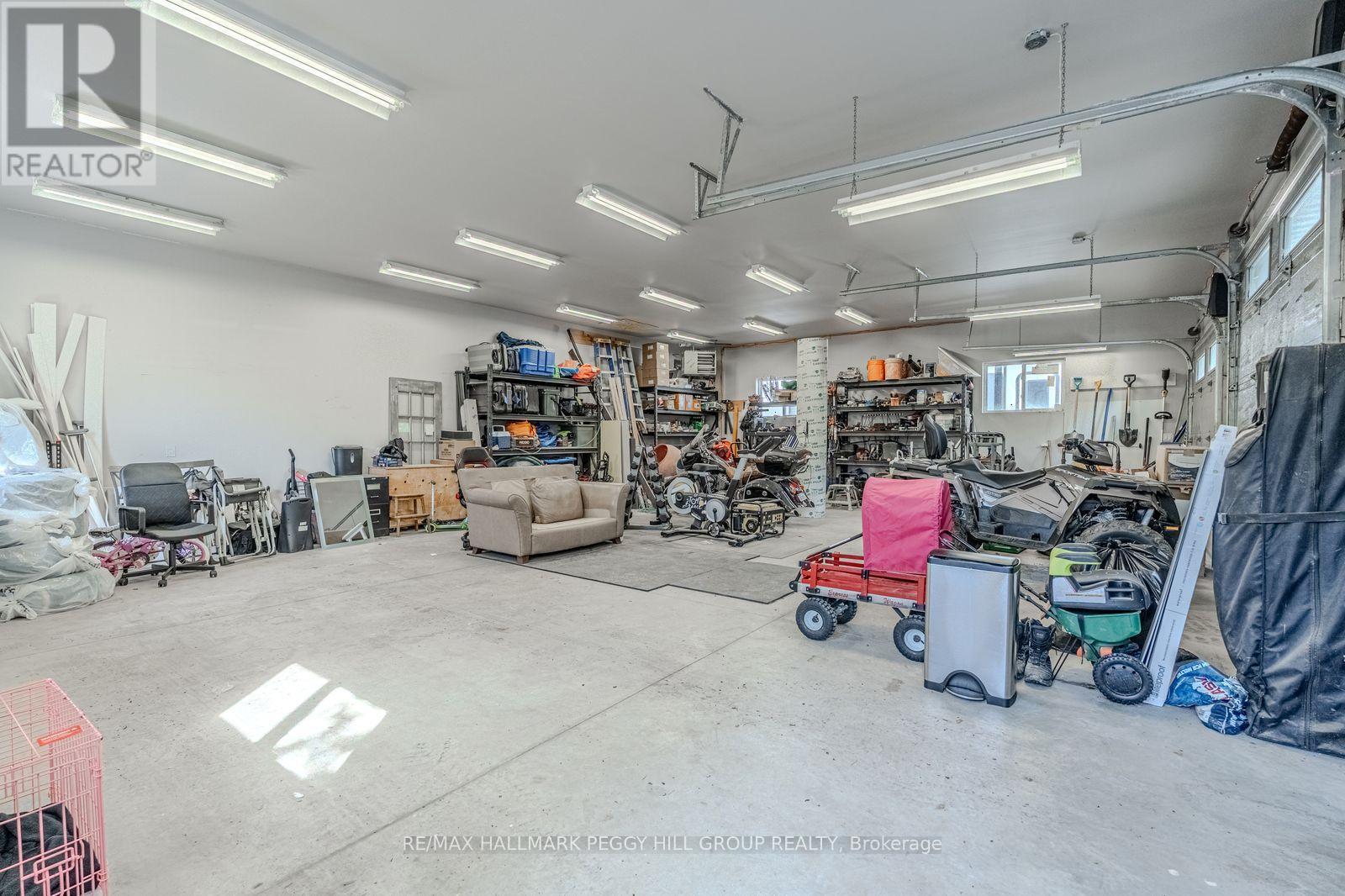 2484 Highway 11 S, Oro-Medonte, ON - Indoor Photo Showing Garage