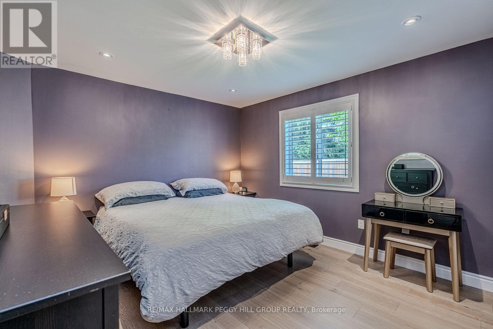 2484 Highway 11 S, Oro-Medonte, ON - Indoor Photo Showing Bedroom