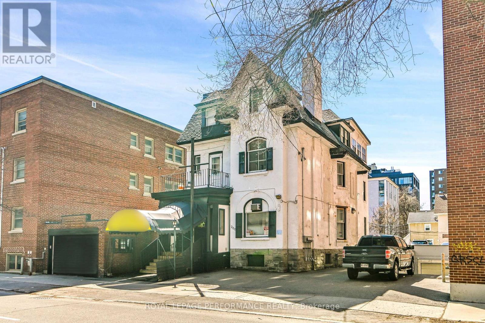 200 Metcalfe Street, Ottawa, ON