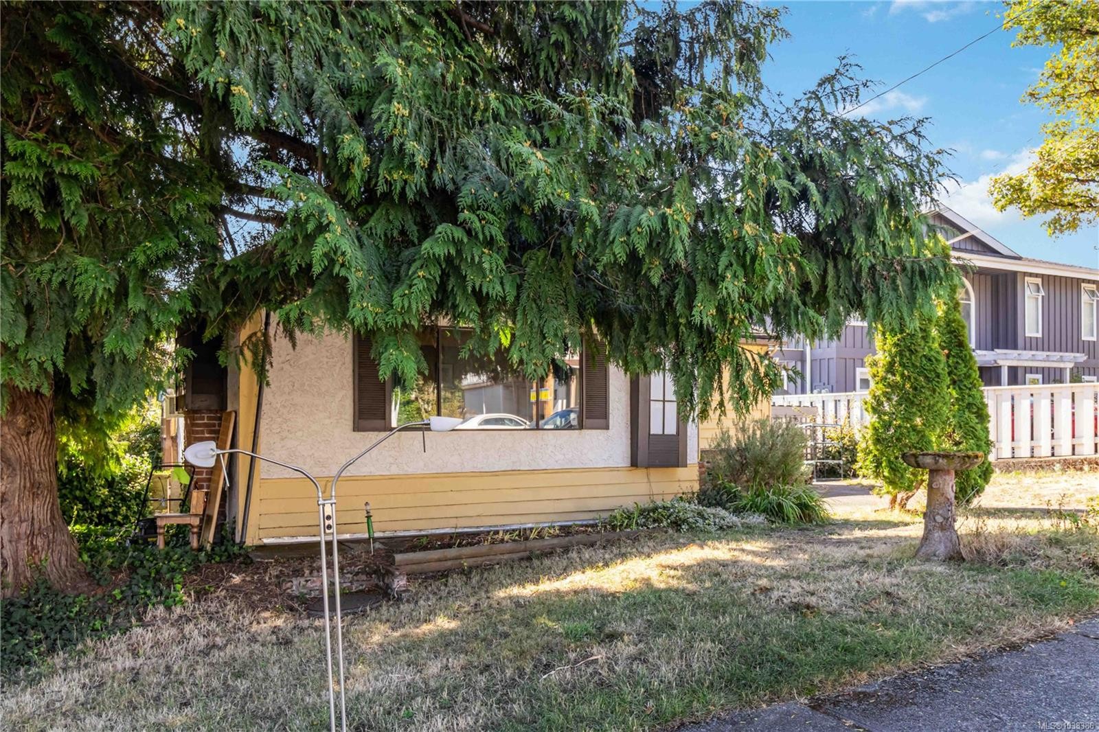 1415 Lang St, Victoria, BC