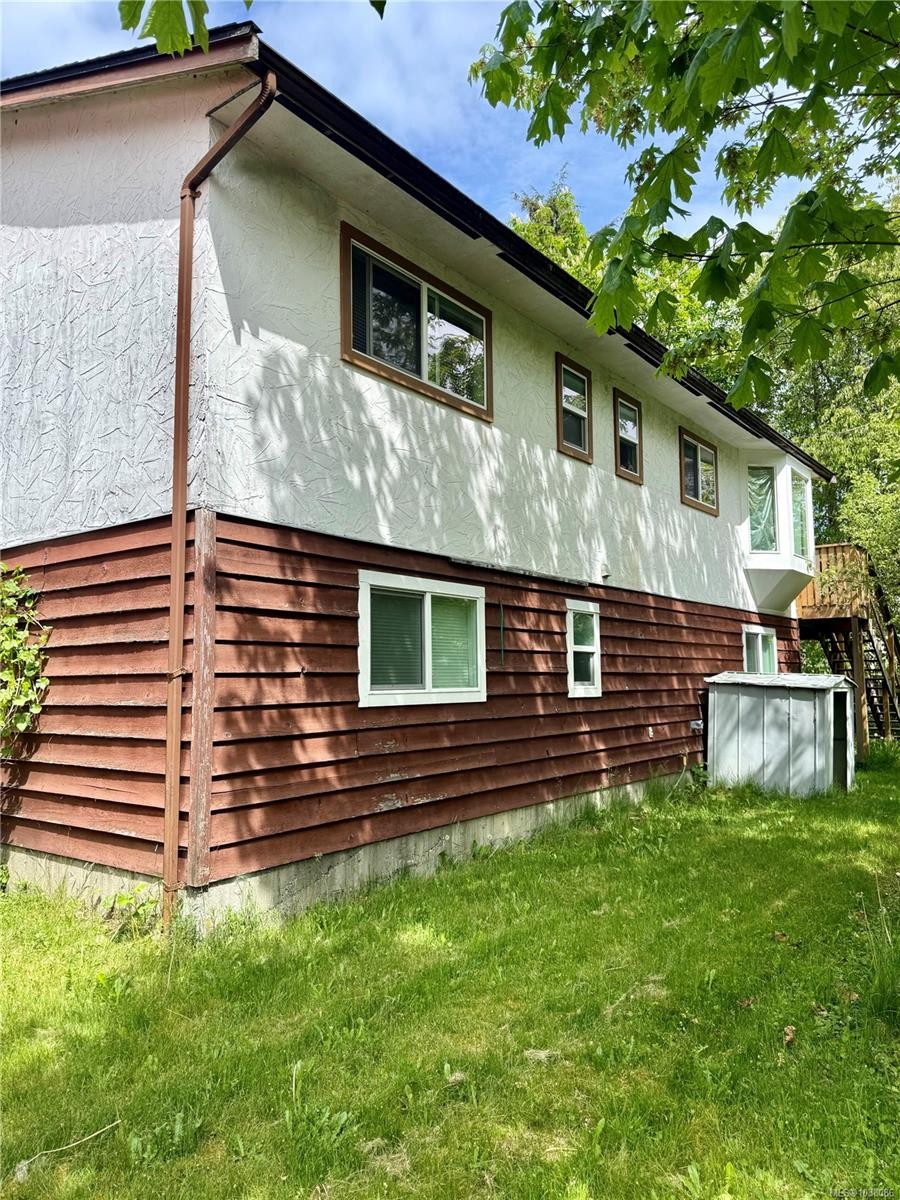 4081 Carey Pl, Royston, BC