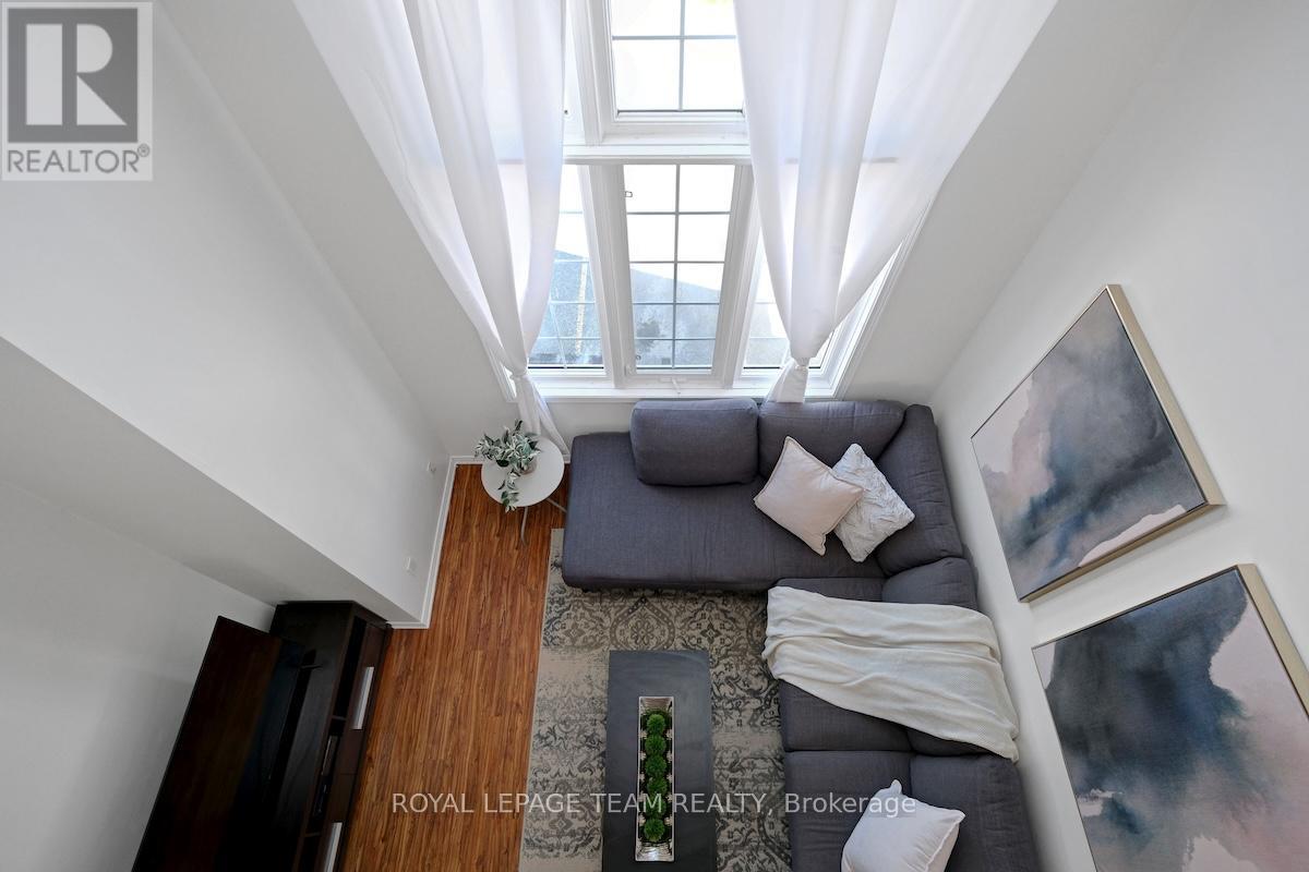 320 Wiffen Private, Ottawa, ON - Indoor Photo Showing Other Room