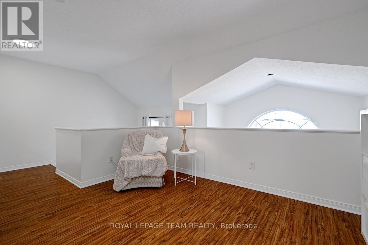 320 Wiffen Private, Ottawa, ON - Indoor Photo Showing Other Room