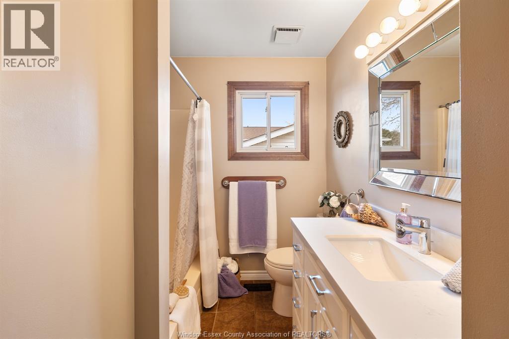 42 William Avenue, Kingsville, ON