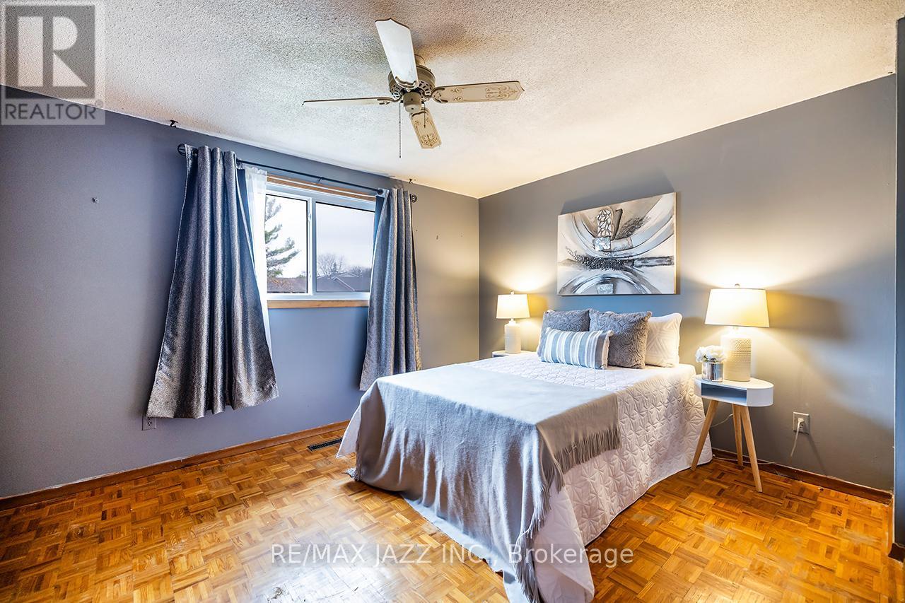 1347 Mary Street N, Oshawa (Samac), ON - Indoor Photo Showing Bedroom