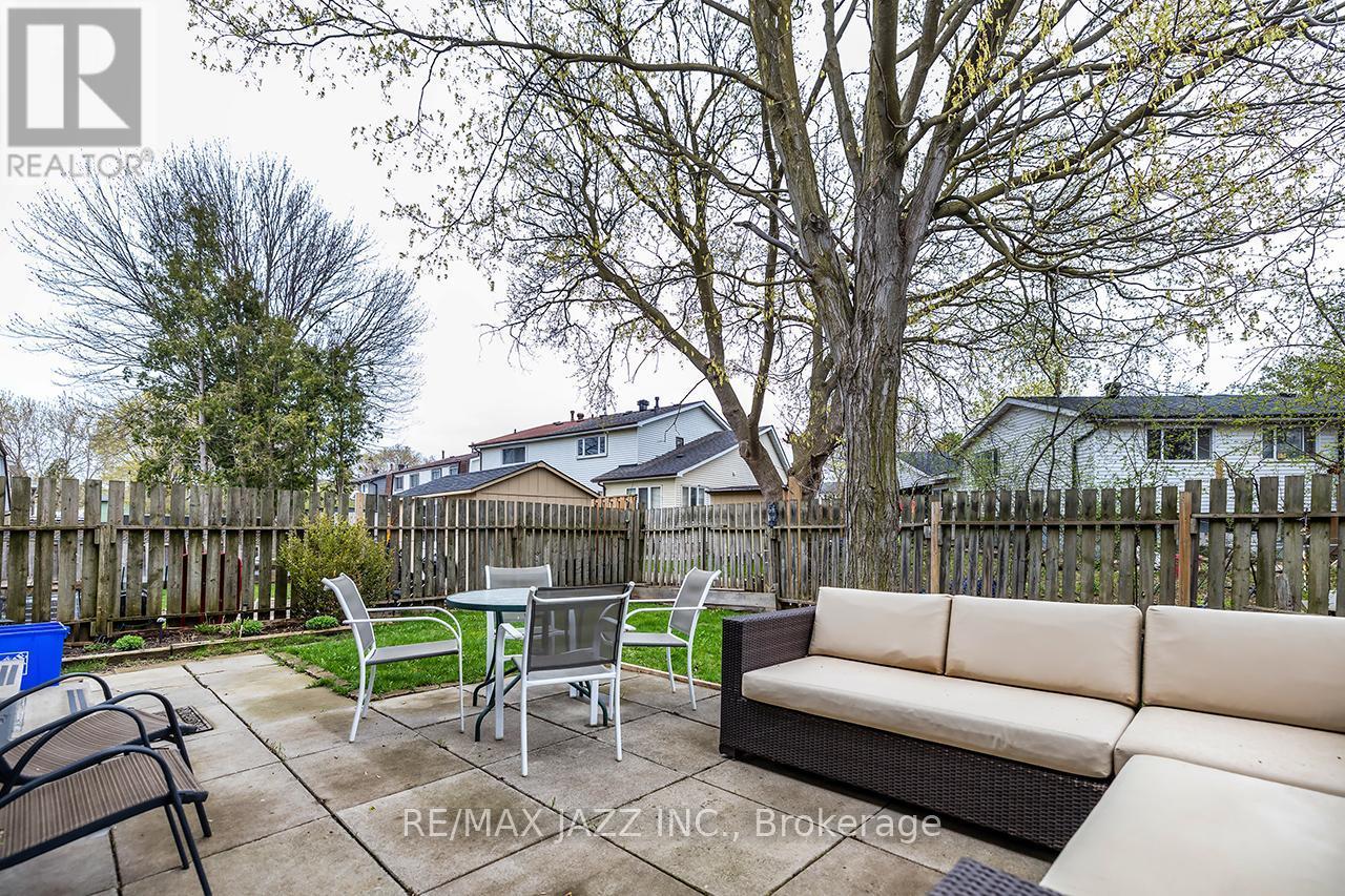 1347 Mary Street N, Oshawa (Samac), ON - Outdoor